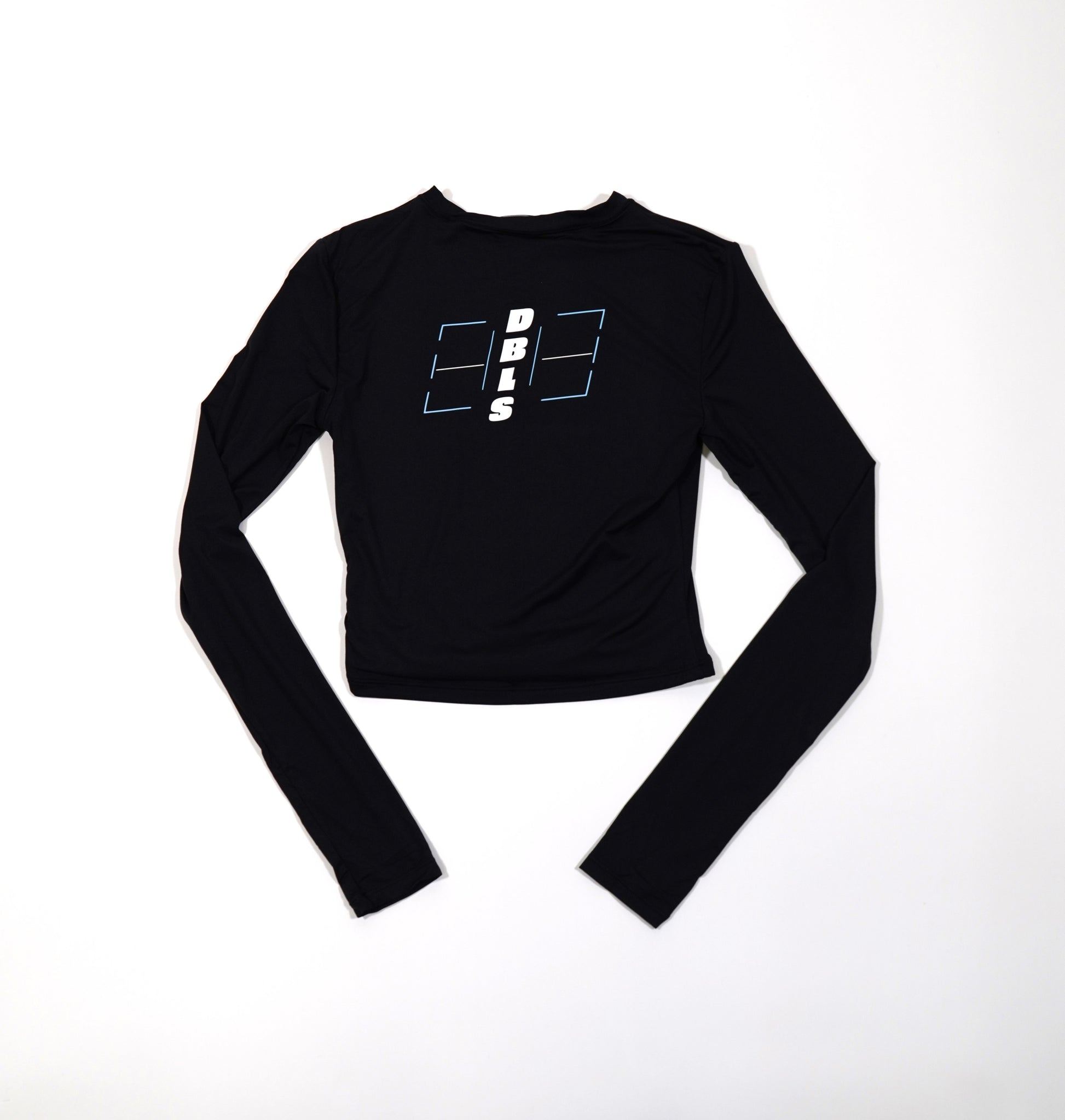 back of the women's long sleeve ssplit activewear top, DBLS down the middle of a pickleball court